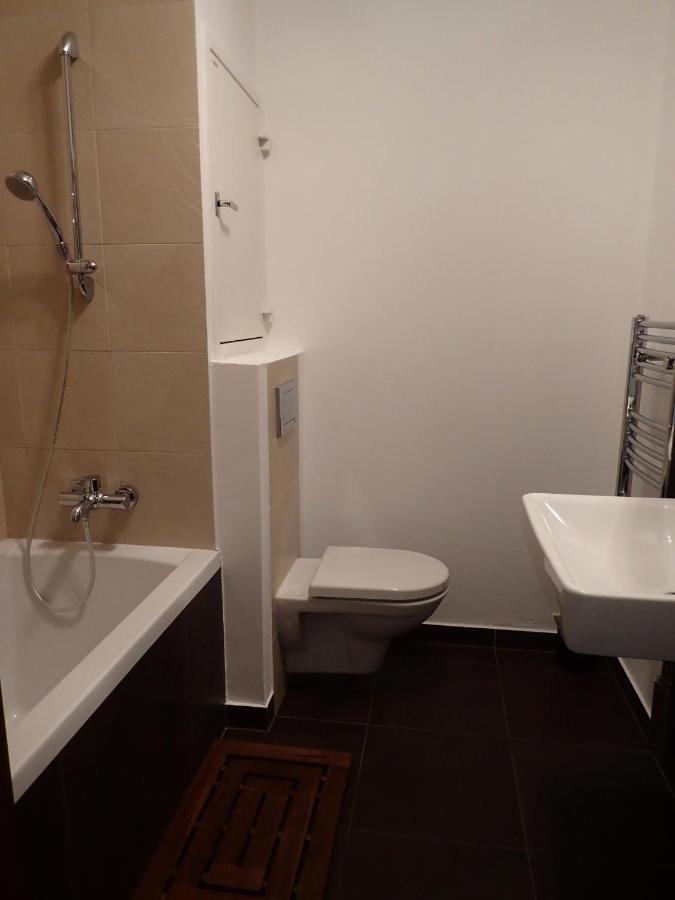 Marguerite Apartment - Parking Including Bratislava Ngoại thất bức ảnh